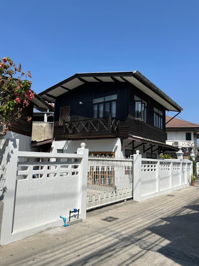 Cozy Villa In Chiangmai Old Town Chiang Mai Buitenkant foto